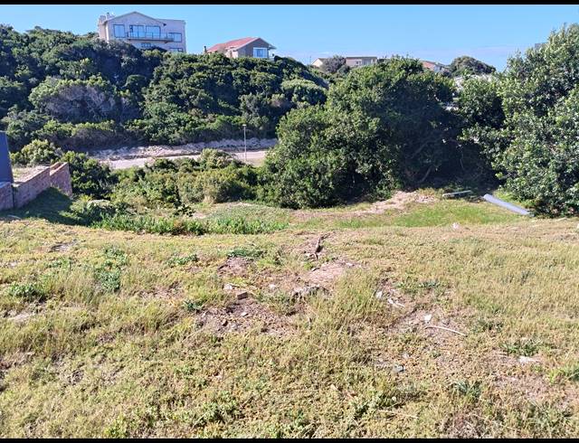 694M² VACANT LAND FOR SALE IN PARADISE BEACH
